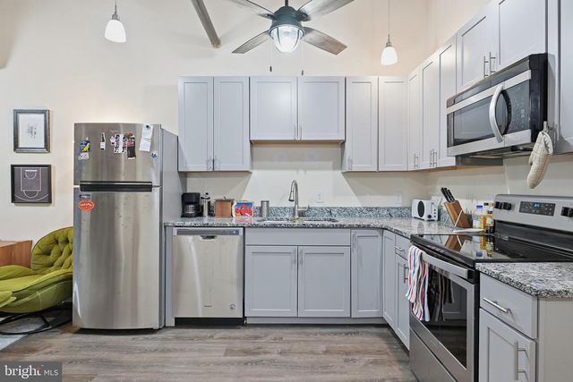 833 N MARKET ST, Wilmington, DE 19801