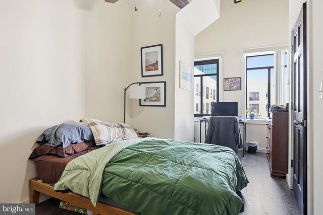 833 N MARKET ST, Wilmington, DE 19801