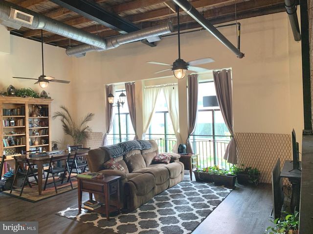 833 N MARKET ST, Wilmington, DE 19801