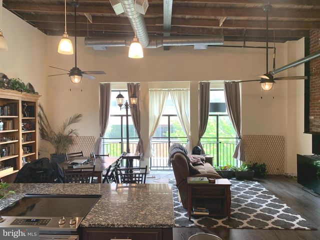 833 N MARKET ST, Wilmington, DE 19801