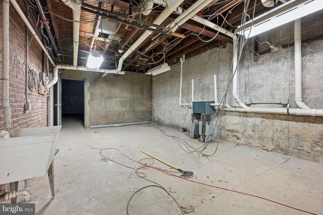 833 N MARKET ST, Wilmington, DE 19801