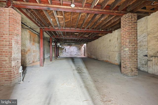 833 N MARKET ST, Wilmington, DE 19801