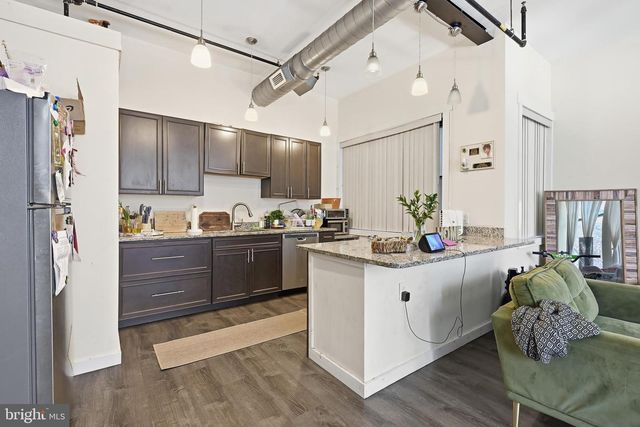 833 N MARKET ST, Wilmington, DE 19801