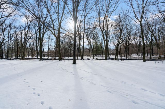 17945 Breezy Point Road, Wayzata, MN 55391