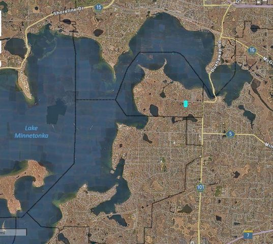 17945 Breezy Point Road, Wayzata, MN 55391