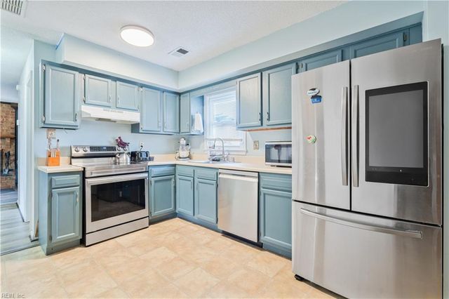 5876 Beechwalk DR, Virginia Beach, VA 23464