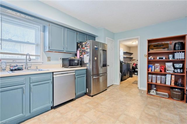 5876 Beechwalk DR, Virginia Beach, VA 23464