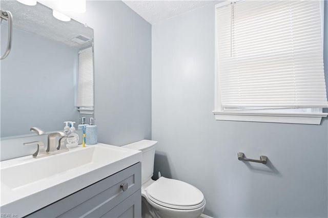 5876 Beechwalk DR, Virginia Beach, VA 23464