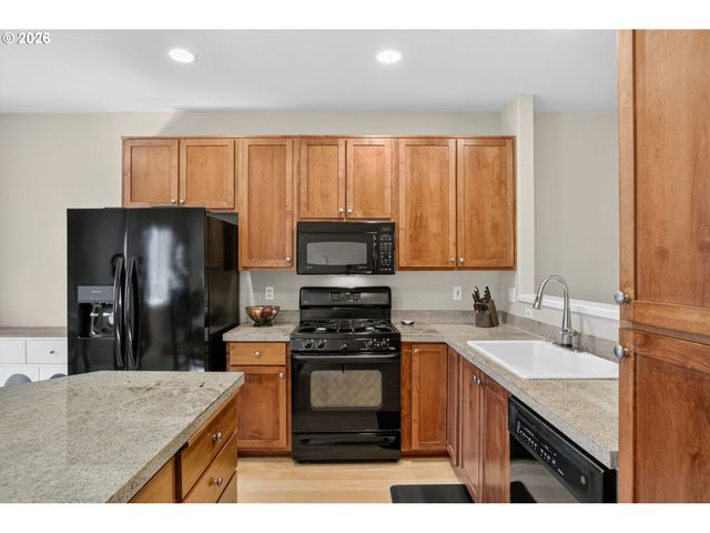 2014 Ne 50TH Way, Hillsboro, OR 97124