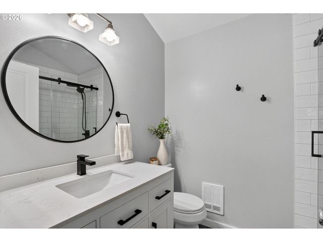 2014 Ne 50TH Way, Hillsboro, OR 97124