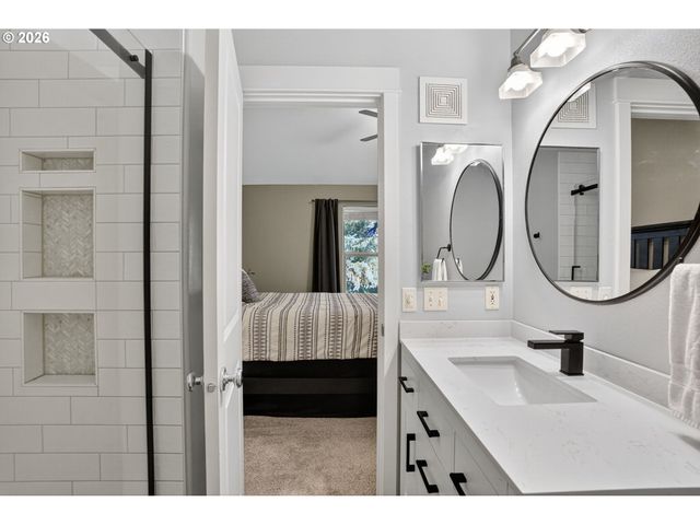 2014 Ne 50TH Way, Hillsboro, OR 97124