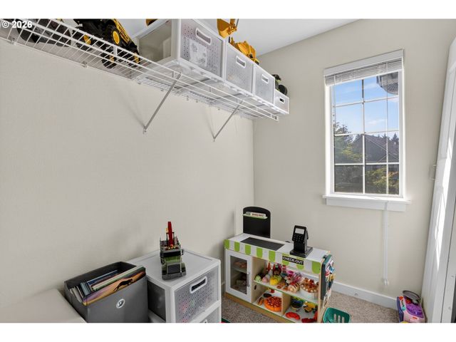 2014 Ne 50TH Way, Hillsboro, OR 97124