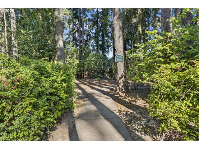 2014 Ne 50TH Way, Hillsboro, OR 97124