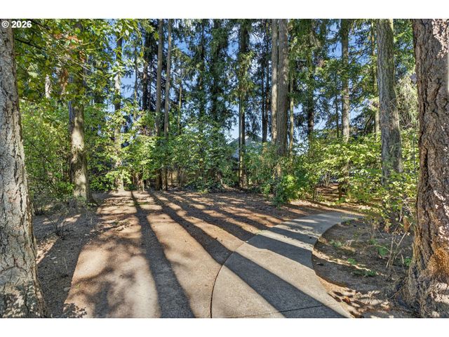 2014 Ne 50TH Way, Hillsboro, OR 97124