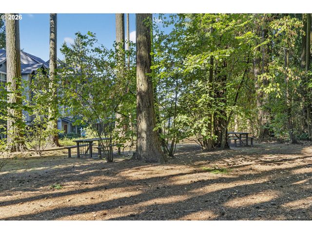 2014 Ne 50TH Way, Hillsboro, OR 97124