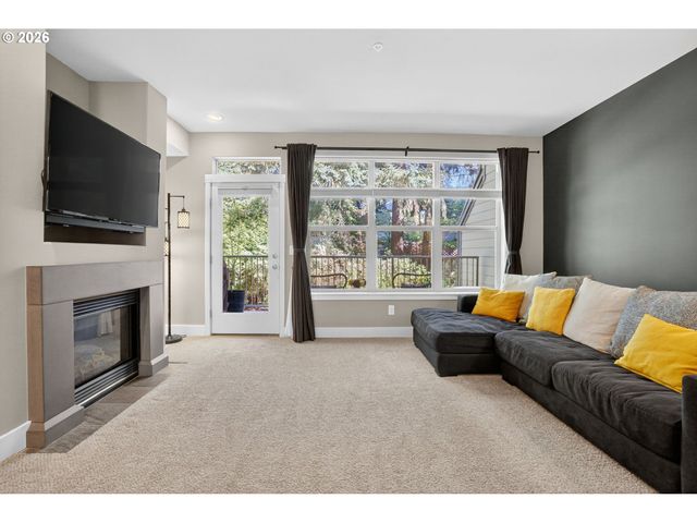 2014 Ne 50TH Way, Hillsboro, OR 97124