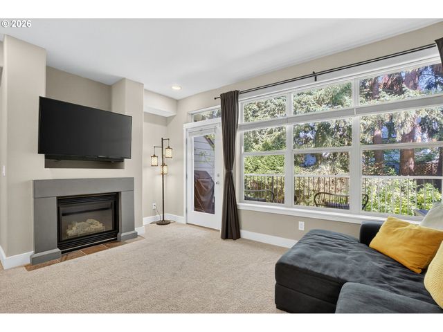 2014 Ne 50TH Way, Hillsboro, OR 97124