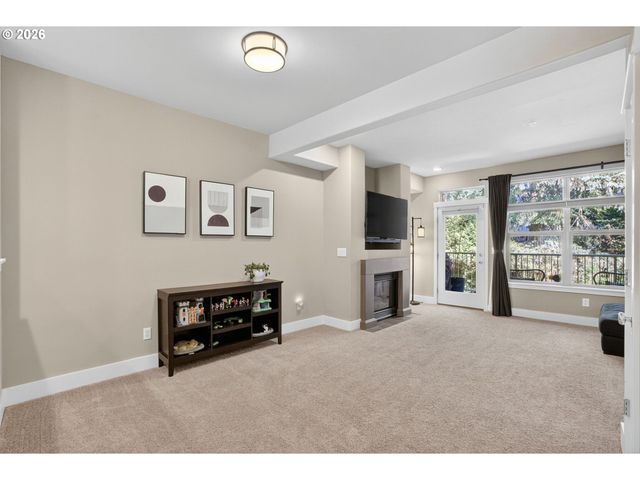 2014 Ne 50TH Way, Hillsboro, OR 97124