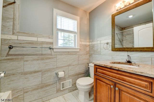 657 Jefferson Ave, Elizabeth City, NJ 07201