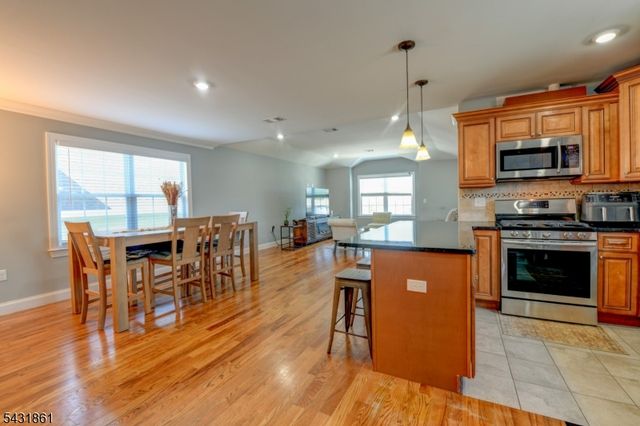 657 Jefferson Ave, Elizabeth City, NJ 07201