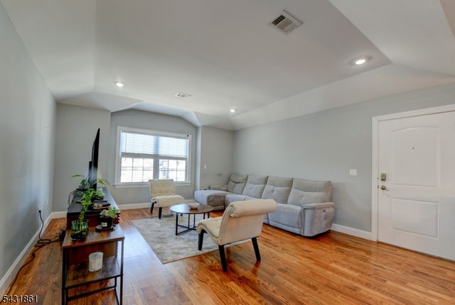 657 Jefferson Ave, Elizabeth City, NJ 07201