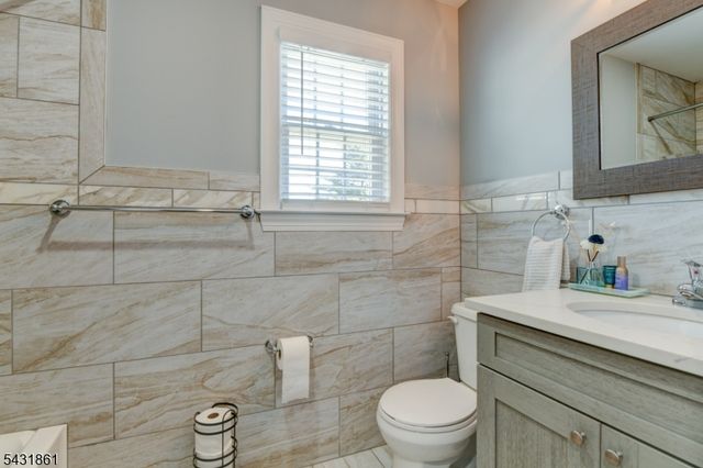 657 Jefferson Ave, Elizabeth City, NJ 07201