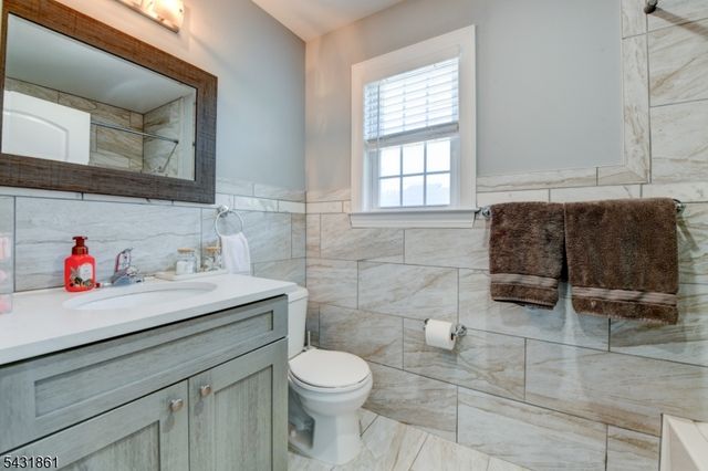 657 Jefferson Ave, Elizabeth City, NJ 07201