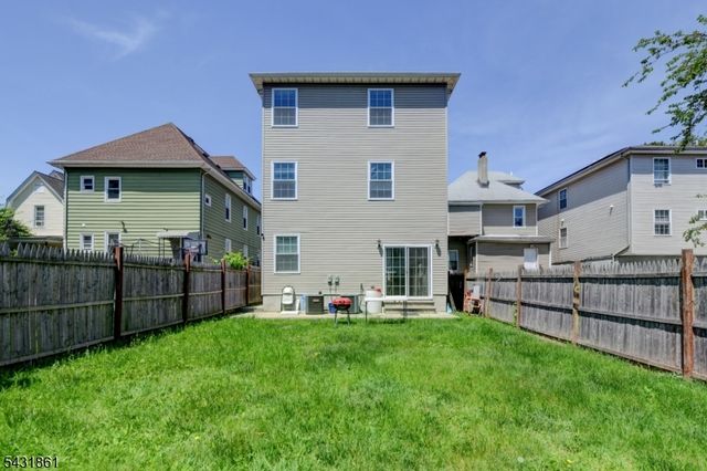 657 Jefferson Ave, Elizabeth City, NJ 07201