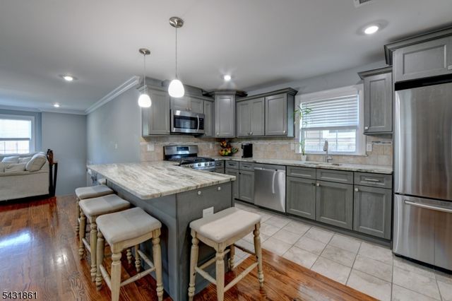 657 Jefferson Ave, Elizabeth City, NJ 07201