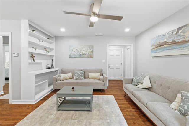 4308 Donnelly Avenue, Fort Worth, TX 76107