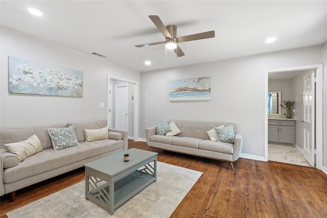 4308 Donnelly Avenue, Fort Worth, TX 76107