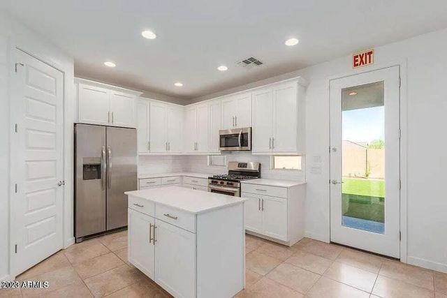 3741 S 64th Drive, Phoenix, AZ 85043