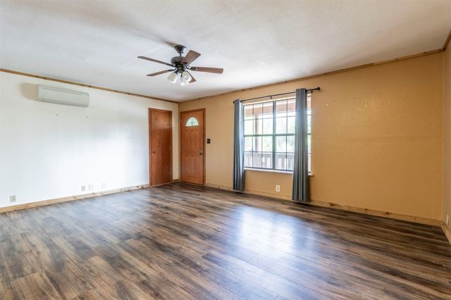 820 Reese Lane, Azle, TX 76020