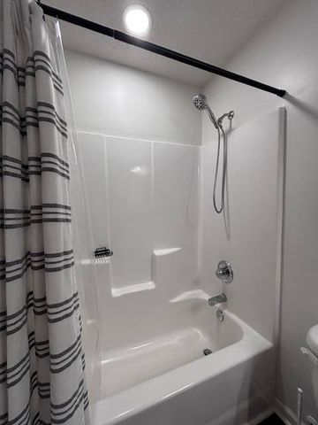 8 Bland Street, Mayesville, SC 29104