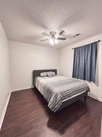 8 Bland Street, Mayesville, SC 29104