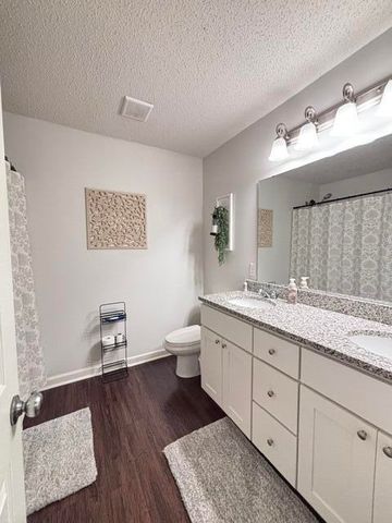 8 Bland Street, Mayesville, SC 29104
