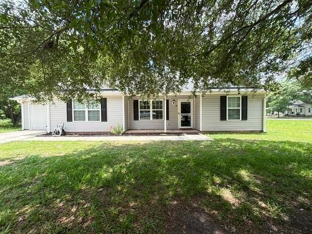8 Bland Street, Mayesville, SC 29104