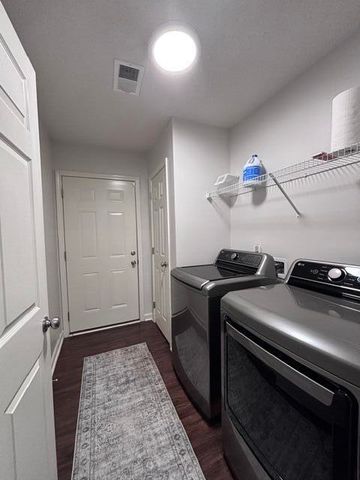8 Bland Street, Mayesville, SC 29104