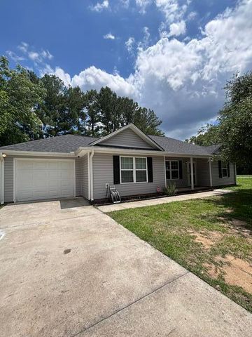 8 Bland Street, Mayesville, SC 29104