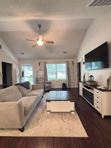 8 Bland Street, Mayesville, SC 29104