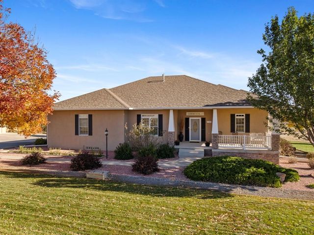 5749 St Charles River Dr, Pueblo, CO 81004