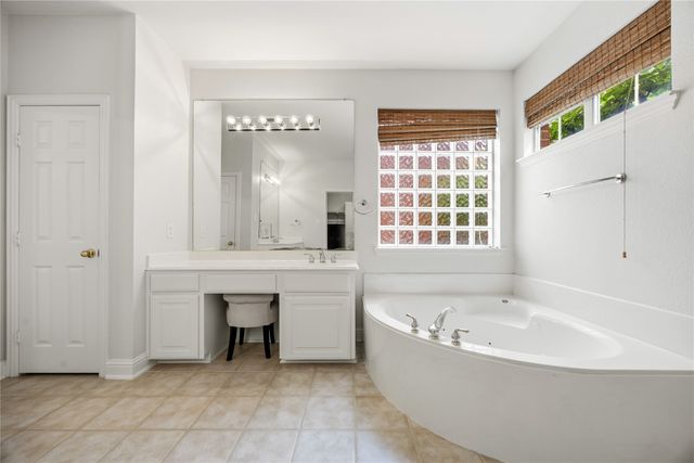 9024 Fox Hollow Trail, Irving, TX 75063