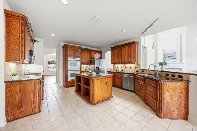 9024 Fox Hollow Trail, Irving, TX 75063