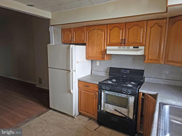 2107 CLIFTWOOD AVE, Baltimore, MD 21213