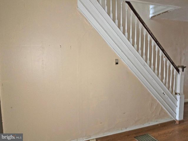 2107 CLIFTWOOD AVE, Baltimore, MD 21213