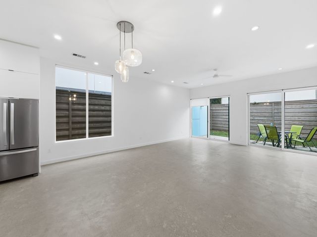 4812 Manett Street, Dallas, TX 75204