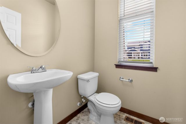 16458 Canal Court SE, Yelm, WA 98597