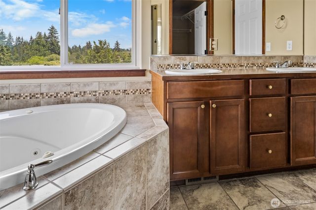 16458 Canal Court SE, Yelm, WA 98597