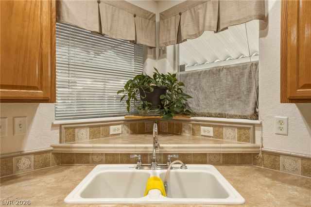 881 Montecito Drive, Pahrump, NV 89048