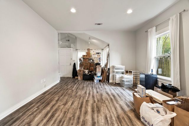 909 Bayland Avenue, Houston, TX 77009